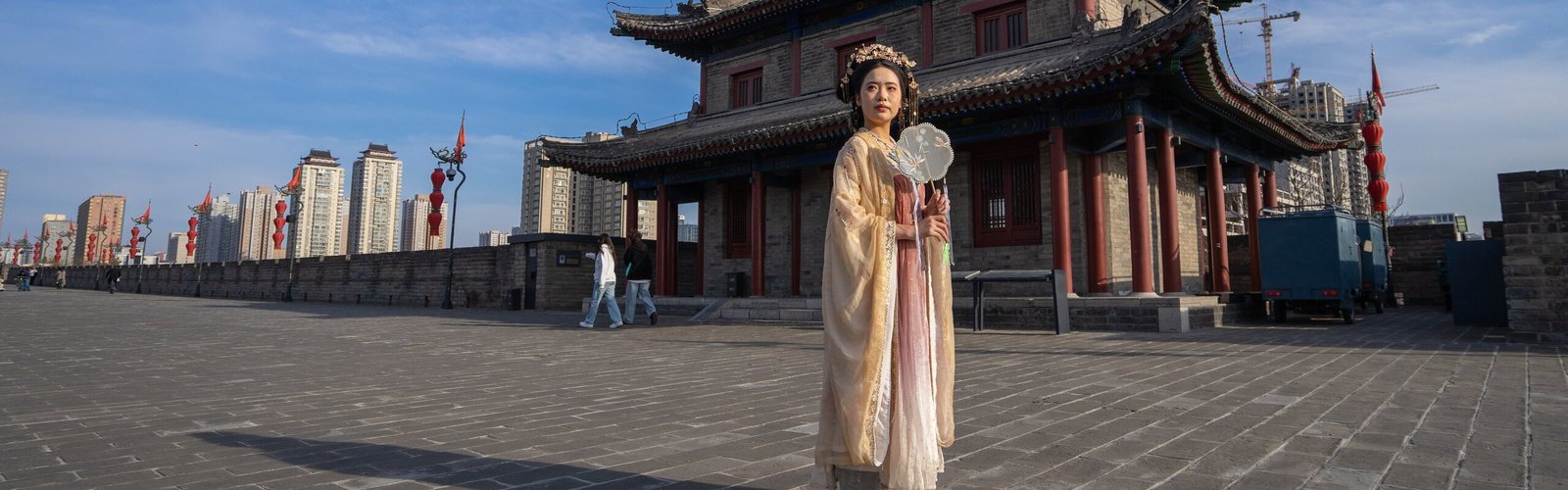  Hanfu — Traditional Clothing of the Chinese Han Majority        