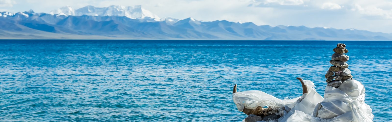 Top 5 Sacred Lakes to Visit in Tibet