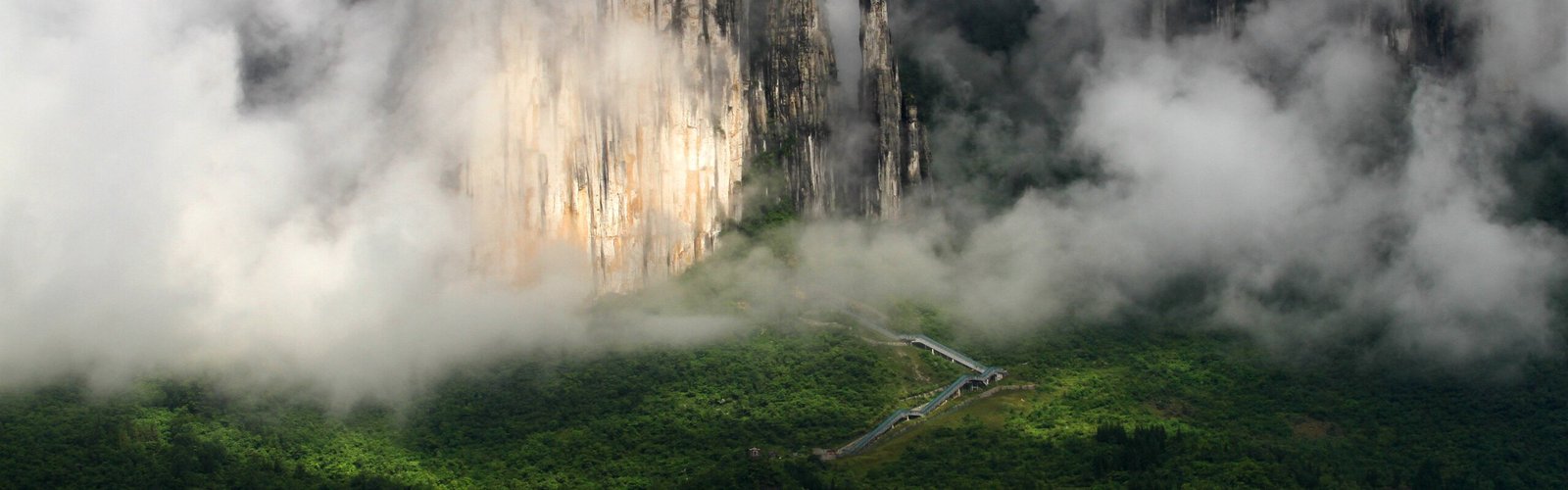 Enshi Grand Canyon: How to Visit and Best Time to Go