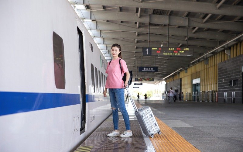 China's 10 Fastest Trains - World Records and Benefits for You 